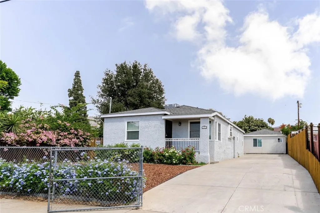 1965 -1967 8th Street, San Fernando, California 91340 home-pic-0